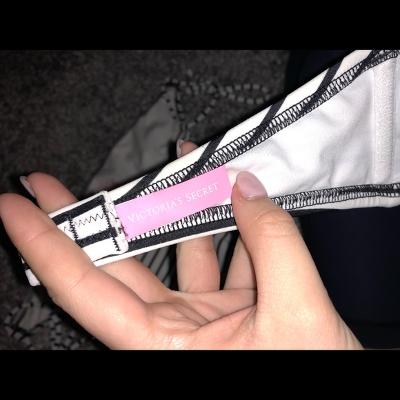 Victoria’s Secret strapless stripped bikini - Picture 5 of 5